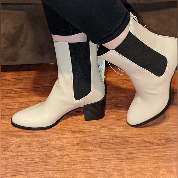 Women's boots by Itzel - Picture 8 of 8